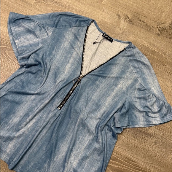 •SHEILAY• BLUE JEAN INSPIRED ZIPPER TOP - Picture 2 of 5
